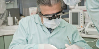 Lupy dentystyczny jako narzędzia stomatologiczne niezbędne dla każdej praktyki