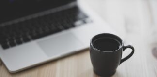 Czy pracownik może pracować 60 godzin w tygodniu?