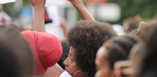 Co to znaczy z polskiej dystrybucji?