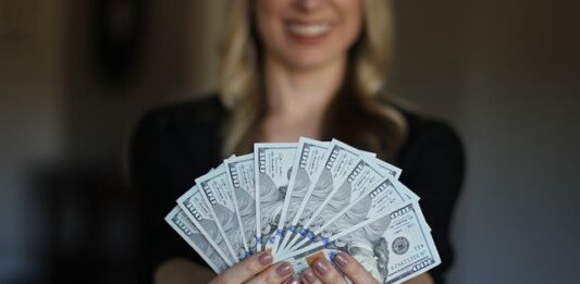 Co wchodzi w skład wynagrodzeń osobowych nauczycieli?