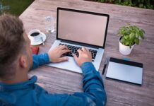 Kto pisze 4 przedmiot?