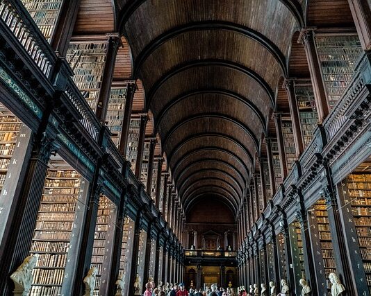 Czy uczelnie sprawdzają świadectwa maturalne?