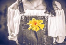 Czy wypada iść w dżinsach na rozmowę o pracę?